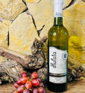 moravské víno odrůdy Pálava - výběr z hroznů, polosuché